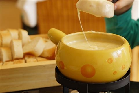 オシャレでおいしいチーズフォンデュの簡単な作り方と失敗しない方法 料理のギモン たべものニュース
